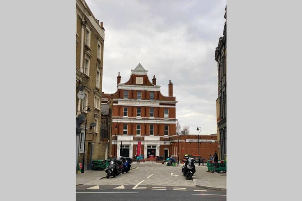 Two Bedroom Garden Flat In Zone 2 Londres Exterior foto